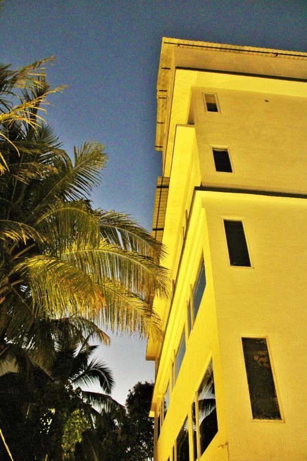 Wotel Calangute Goa Buitenkant foto